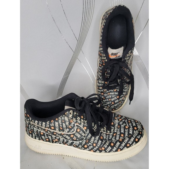 Nike Air Force 1 JUST DO IT Sneakers 7 Youth‎ Childrens Black Lace Up Shoes - Picture 2 of 13